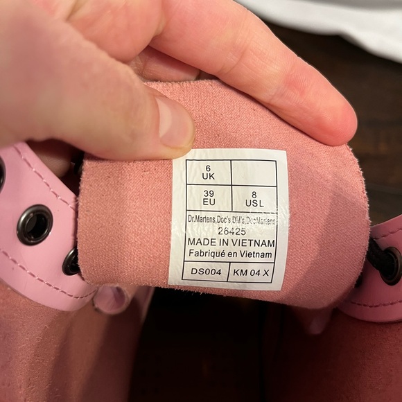 Dr. Martens 1460 Patent leather Pale Pink Combat Boots Barbiecore size 8 women’s - Picture 4 of 14